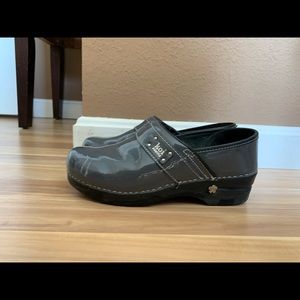 Sanita Koi clogs